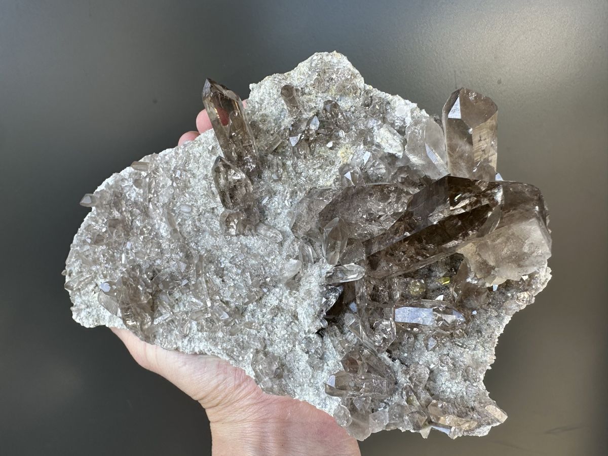 Minerali & Pietre curative: Rauchquarz Val Cavardiras – Usato da Oberuzwil venduto da Crystall0 4