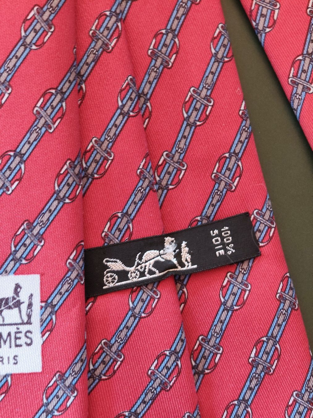 Hermès Cravates: Hermès Kravatte – D'occasion à Niederglatt SG par bella2022 2