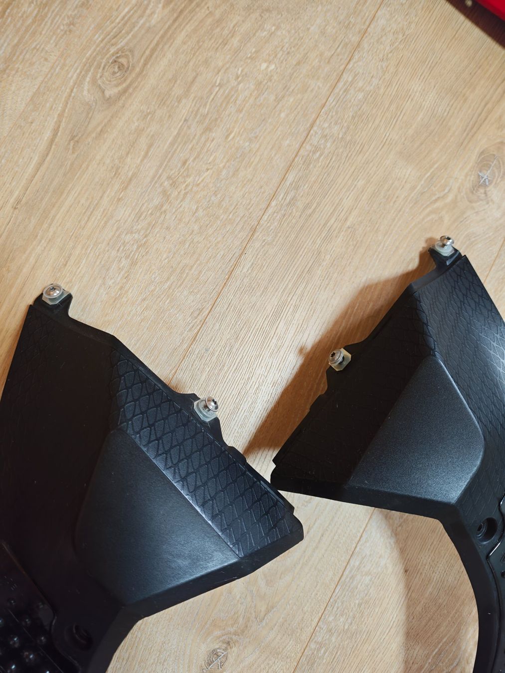 BMW Alle Motorradersatzteile: S1000rr Tank seitenverkleidung – Gebraucht aus Merlischachen von lebkuchen3 3