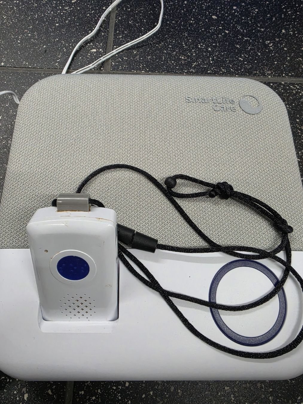 SmartLife Care Sistemi d'allarme: Notknopf – Usato da Biel/Bienne venduto da Evvy 1