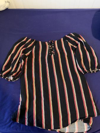 Schwarze Bluse mit Streifen