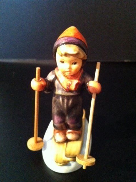 Hummel Statuette: Hummel Figur, "Ski-Heil" – Usato da Einsiedeln venduto da Fundgrube59