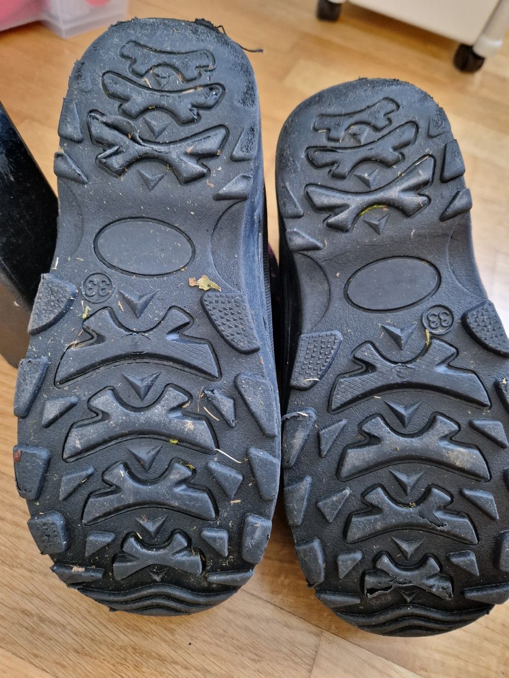 Scarpe per ragazze: Winterstiefel Gr 33 – Usato da Zollikerberg venduto da nmonika 1
