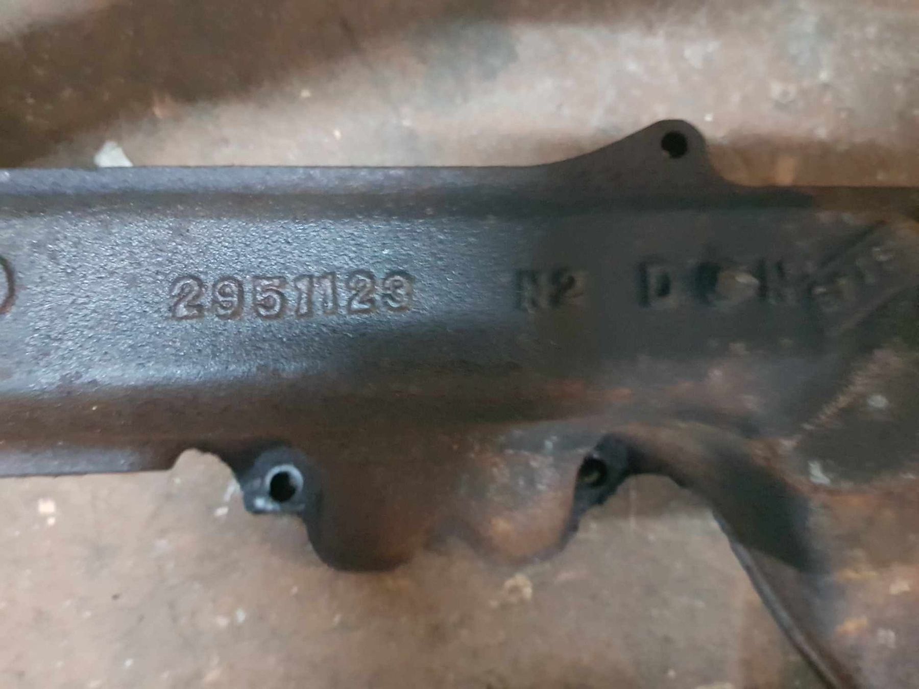 Chrysler Sistemi di scarico: Auspuffkollektore Chrysler Small Block – Usato da Niedergösgen venduto da usc_tt5r 2