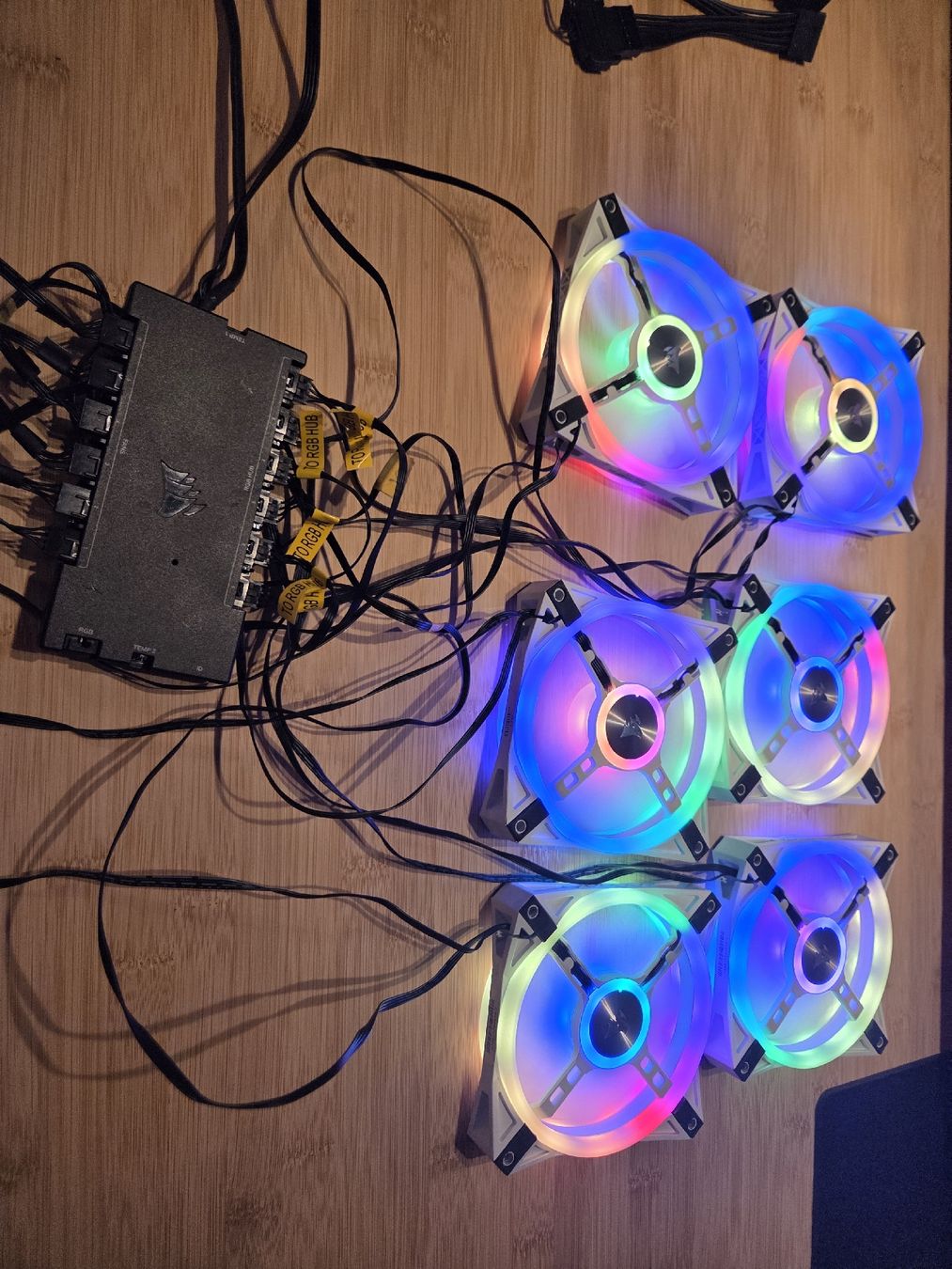 PC: 6xiCUE QL120 RGB Weiss inkl. Controller PRO – Usato da Arbon venduto da Mamamia13 6