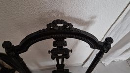 Schöner, antiker Stuhl