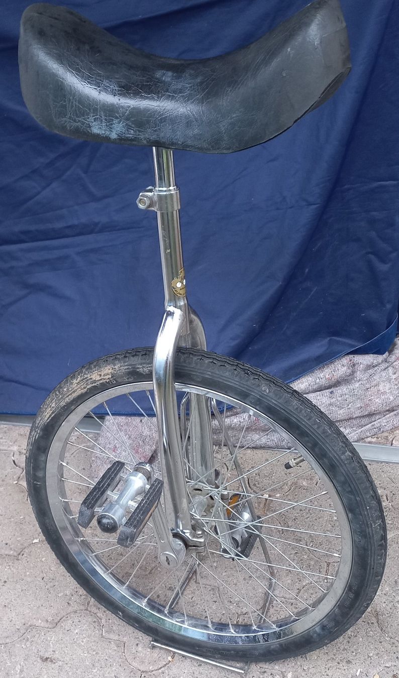Velos: Einrad Velo Radgrösse 20" – Gebraucht aus Baar von 2cvbaar 3