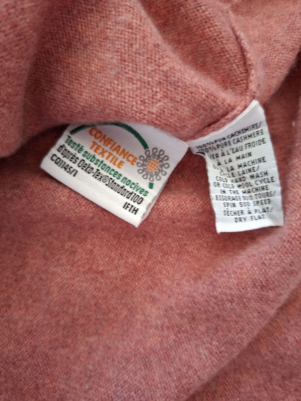 Maglioni & Felpe: Pull rose cachemire Eric Bompard Taille M doux neuf – Usato da Renens VD venduto da ser_j2fn 2