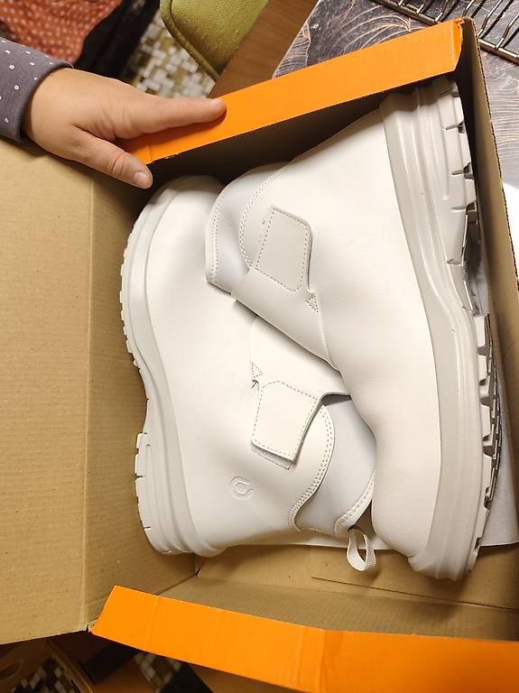 Herrenschuhe: Lebensmittelarbeitsschuhe grösse 43 – Gebraucht aus Brittnau von Luflue