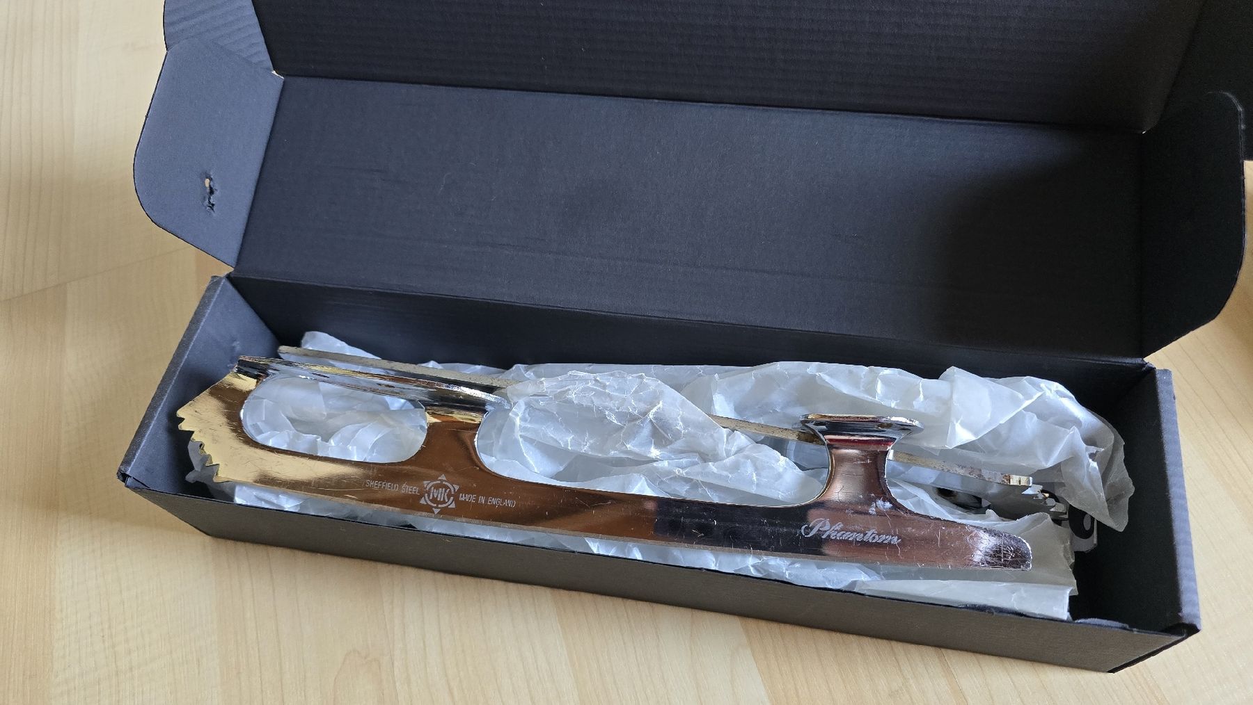 Pattini da ghiaccio: MK Phantom Kufe Eiskunstlauf Gr. 9 1/2 – Usato da Remetschwil venduto da Mausimami07