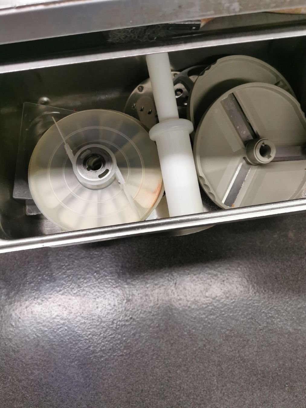 Elettrodomestici da cucina: Gemüseschneider Maschine 550 W – Usato da Zürich venduto da Edy82 1