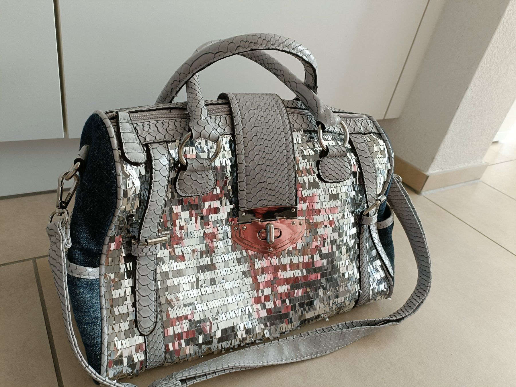 Borse da donna: Handtasche mit Pailletten – Nuovo (secondo la descrizione) da Rickenbach b. Wil venduto da VeryLovelyThings 1