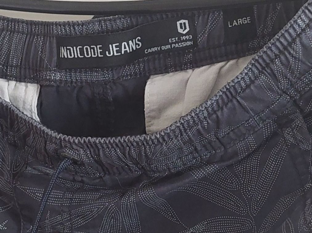 Pantaloni: Herren Shorts INDICODE JEANS Grösse L – Usato da Rütihof venduto da cla_v8dy 7