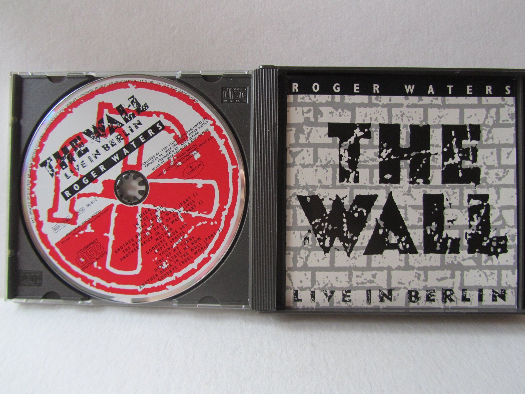 CDs: CD The Wall - live in Berlin - Roger Waters - Doppel-CD – Gebraucht aus Weiningen ZH von dietsch57 2