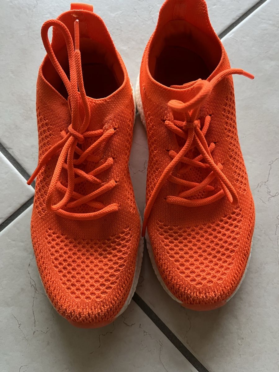 Schuhe für Jungen: Orange sprandi sneakers grösse 33 – Gebraucht aus Zimmerwald von wuff81