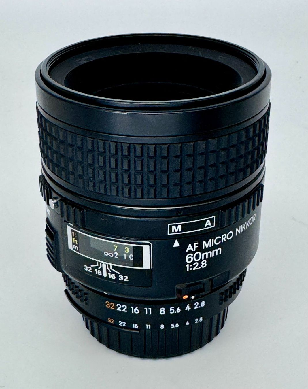 Nikkor Objectifs: Objectif Micro Nikkor AF 60mm f/2.8 état neuf – D'occasion à Mézières VD par Potentiel