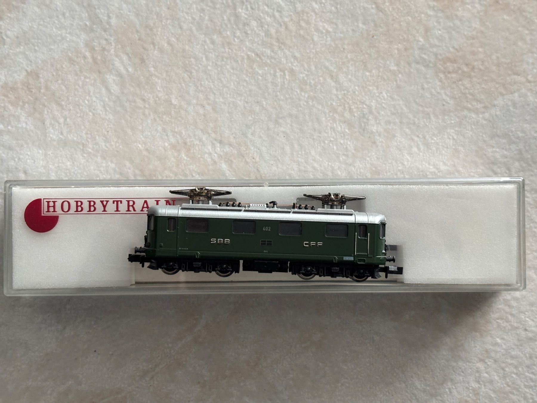 Hobbytrain Modellini di ferrovie: Hobbytrain 11023 ELok Re 4/4 SBB CFF 402 – Nuovo (secondo la descrizione) da Hauterive NE venduto da eriamch 2