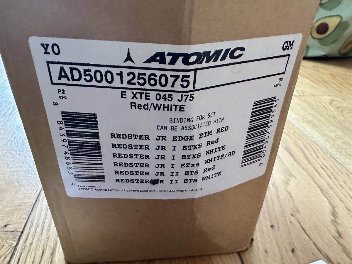 Atomic Attacchi: ATOMIC E XTE 045 J75 Red/WHITE BINDING F – Nuovo e nell'imballaggio originale da Basel venduto da boo_dc8c 1
