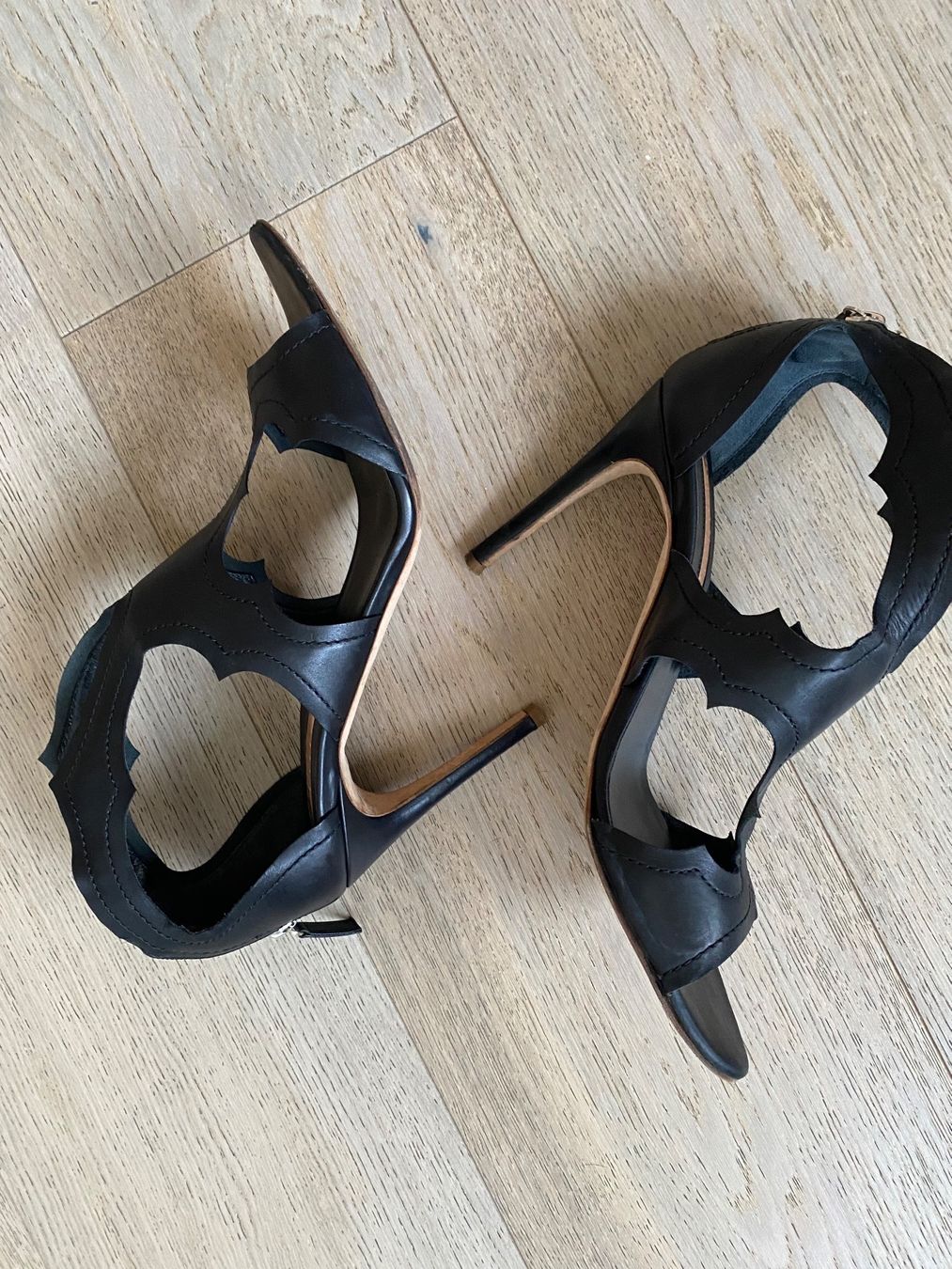 Damenschuhe: RUPERT SANDERSON Black sandals, EU 39.5 – Gebraucht aus Grand-Lancy von catallegra1976 5