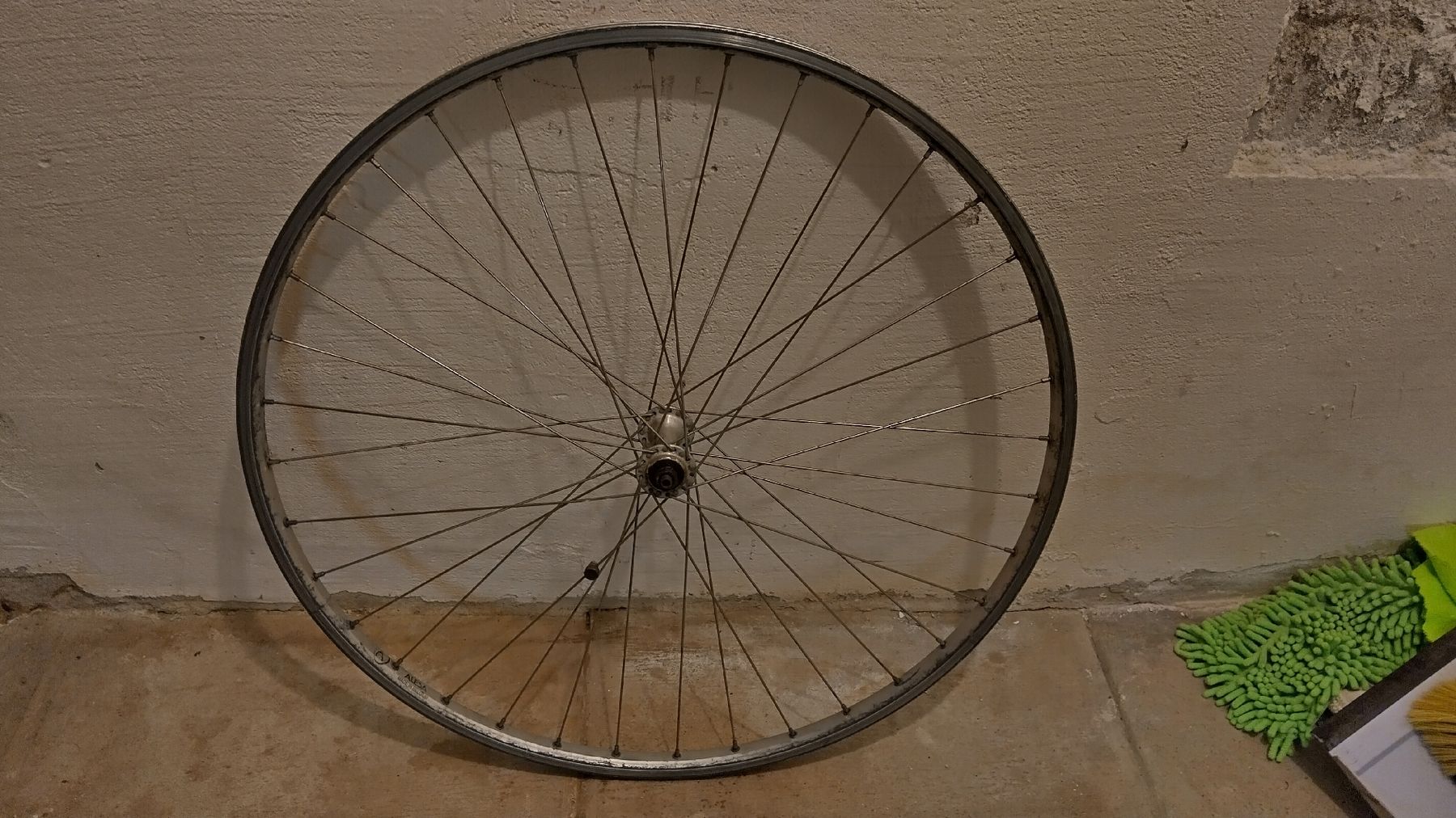 Pezzi di ricambio: Vorderrad 28" – Usato da Zürich venduto da GuillaumeLux