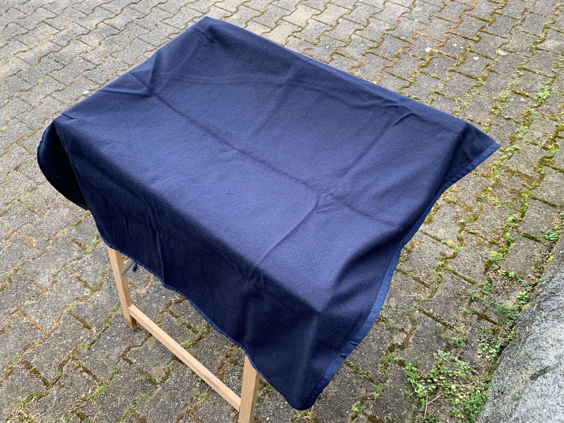 Carrozze: schöne dunkelblaue Bockdecke – Usato da Feldbach venduto da Olive1 8