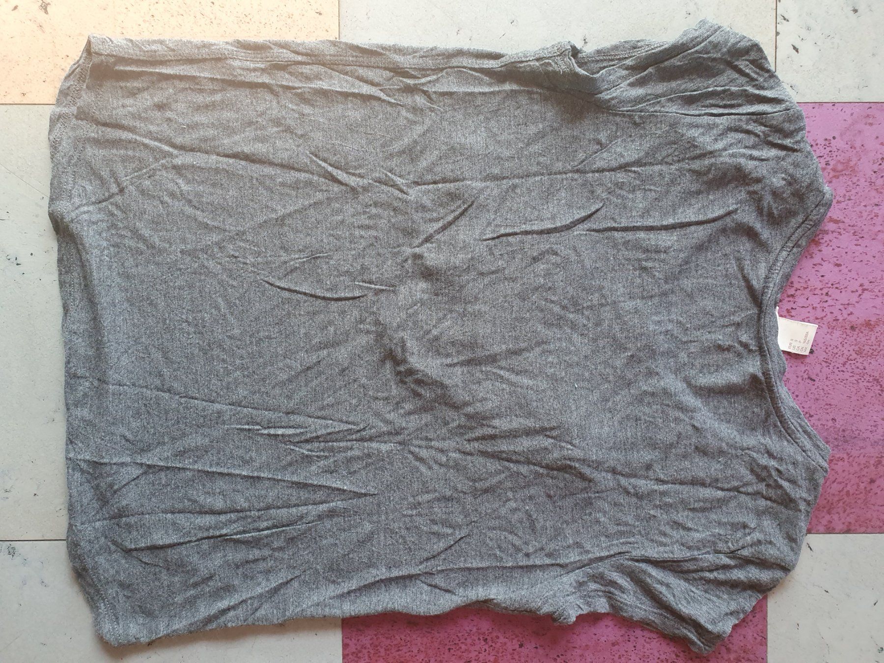 H&M T-shirt: T-Shirt – Usato da Moosseedorf venduto da Sonnenschein.. 3
