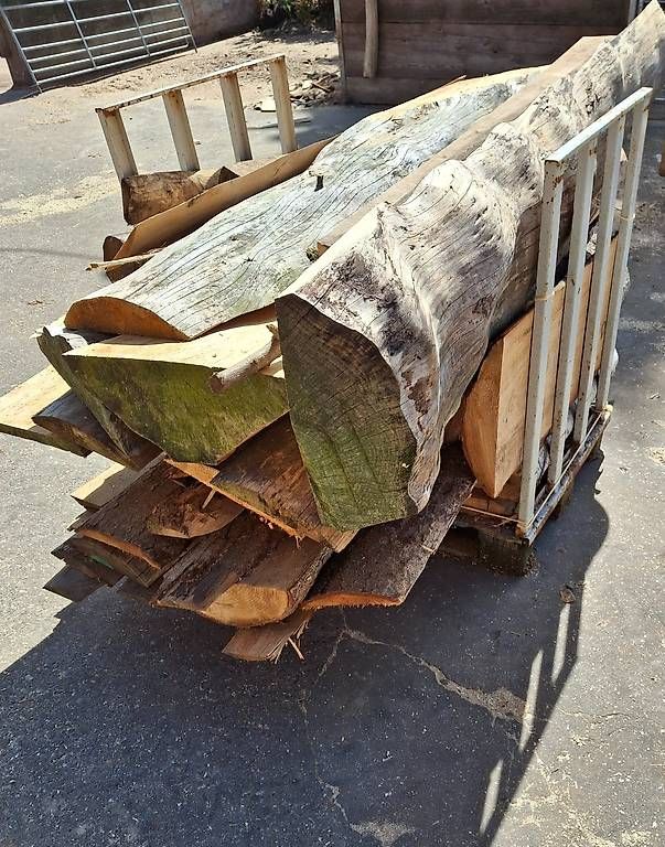 Articoli in legno: Schwartenbretter, Abschnitte, Brennholz – Usato da Mettendorf TG venduto da 892421 1