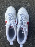 Nike Hallenschuh Grösse 39 weiss/rot gebraucht