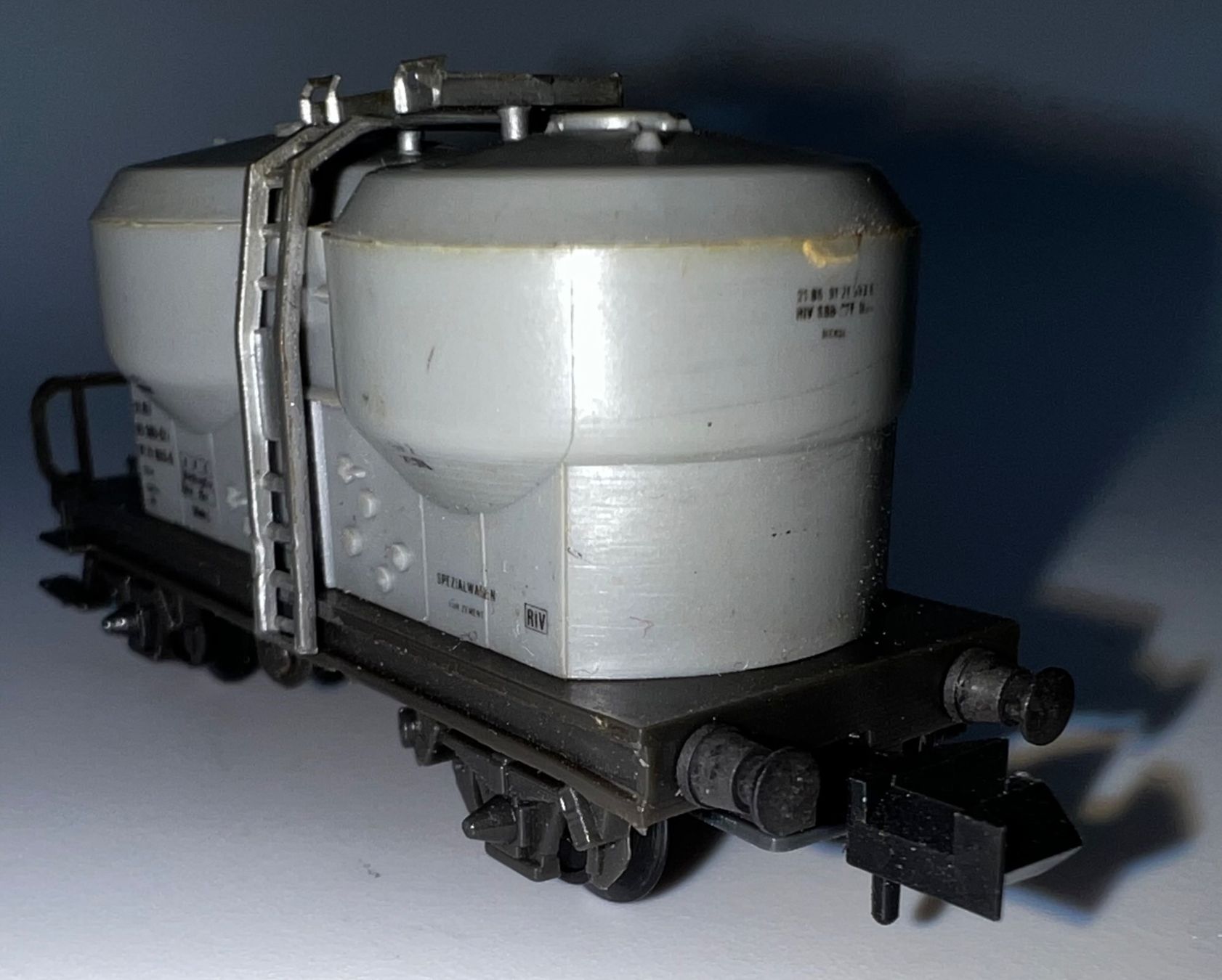 Swiss Modellini di ferrovie: Swiss Toys, Silo-Güterwagen der SBB – Usato da Basel venduto da jonnyhaas 4