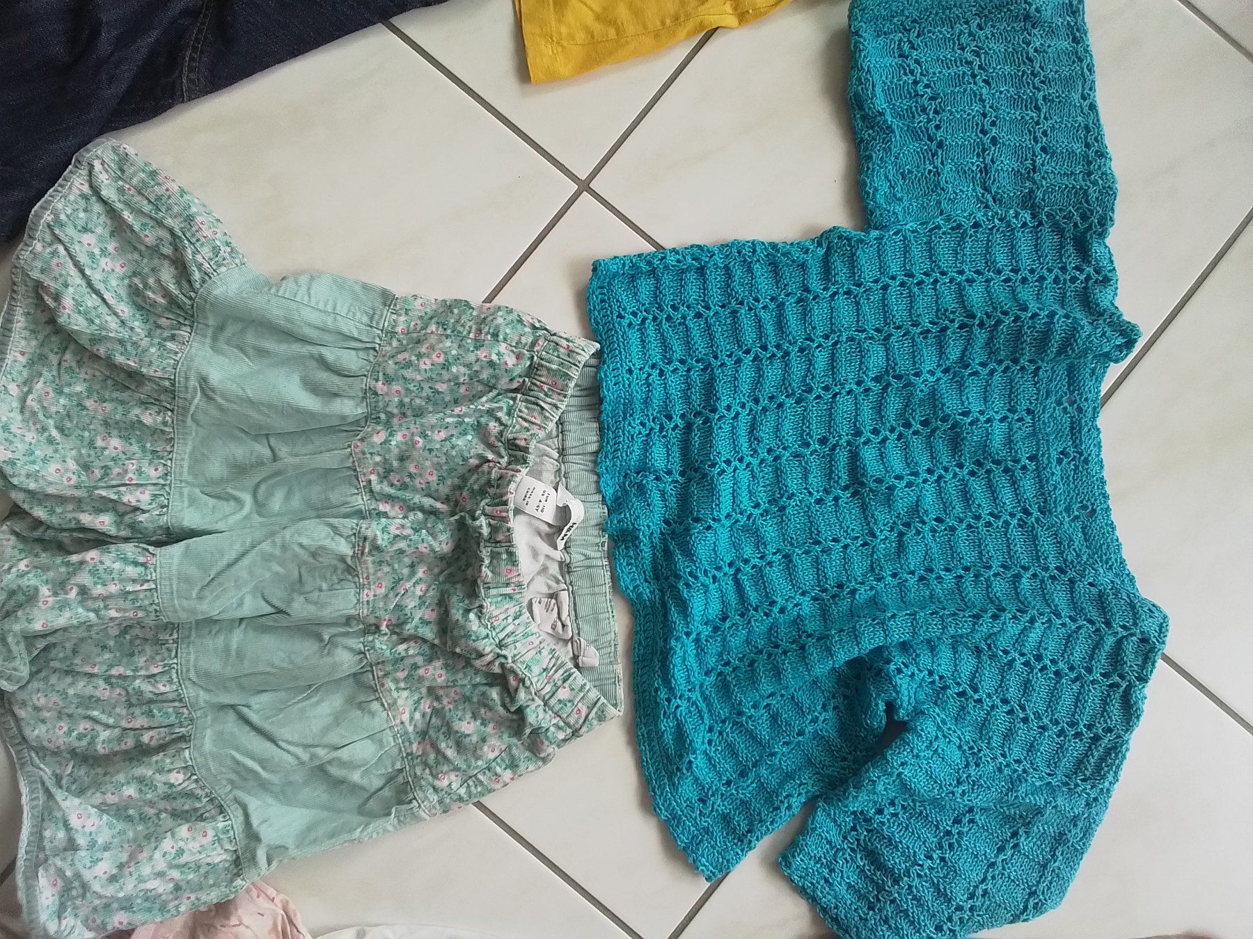 Lotti & Set di vestiti: KLEIDER PAKET 98/110 – Usato da Heimberg venduto da sunny1970 1