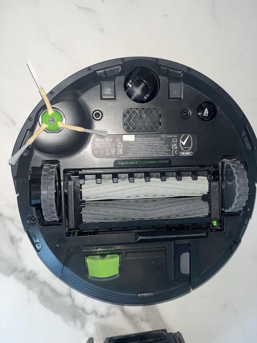 Irobot Staubsauger & Zubehör: iRobot Roomba Combo i8 – Gebraucht aus Oberrohrdorf von S.Marisa 8