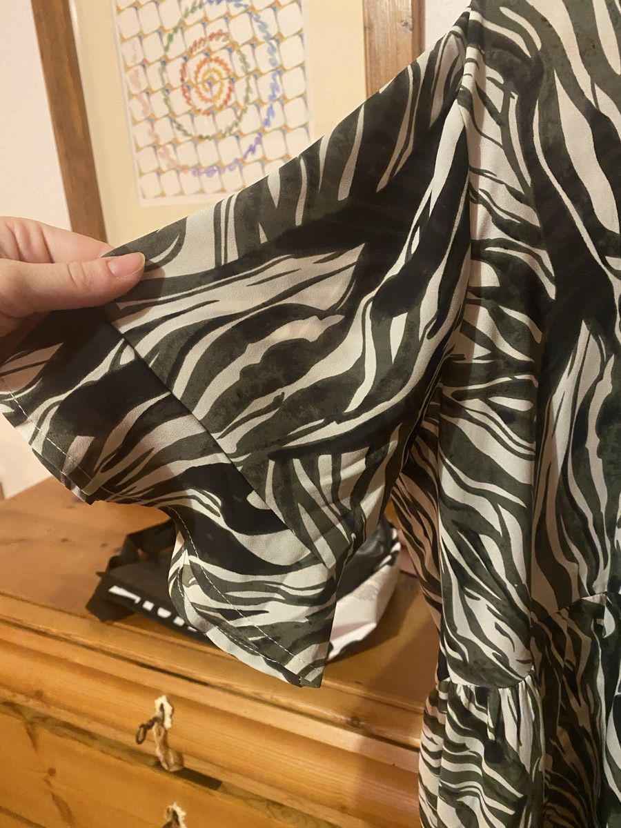 Kleider: Robe Pigalle M vert et blanc – Gebraucht aus Epagny von nie_n5yb 2