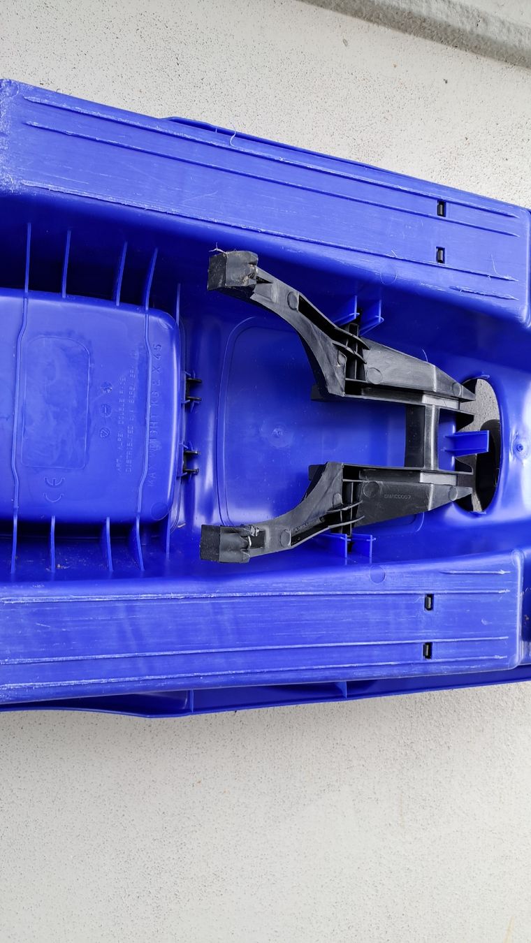 Sonstige: neuwertiger blauer Schneebob – Gebraucht aus Abtwil AG von Queenstown 5