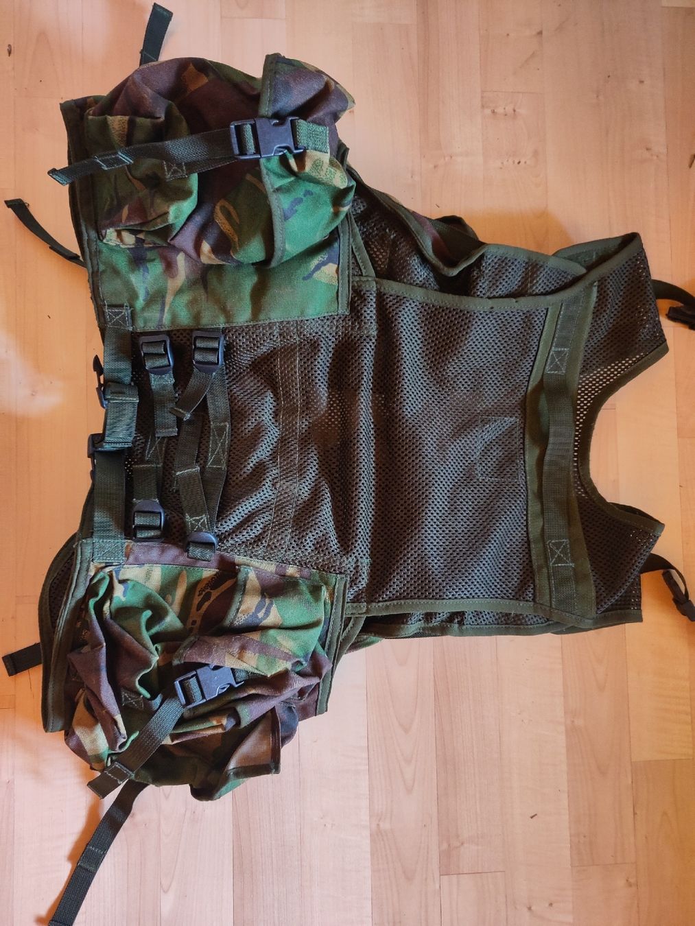 Uniformi: Militär Weste – Usato da Feldis/Veulden venduto da 94BAM 3
