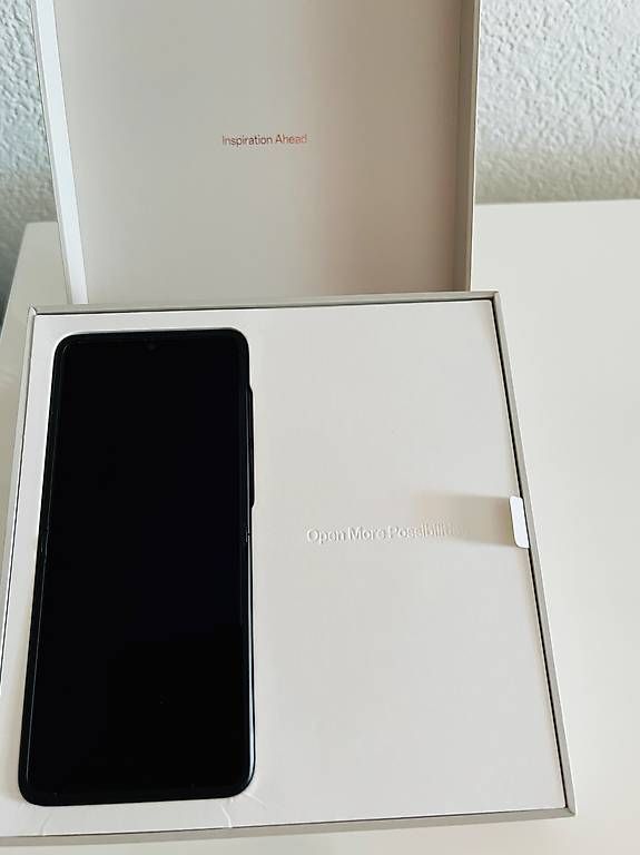 Telefoni cellulari / Smartphones: OPPO Find N2 Flip – Usato da Bern venduto da Sefik1 2