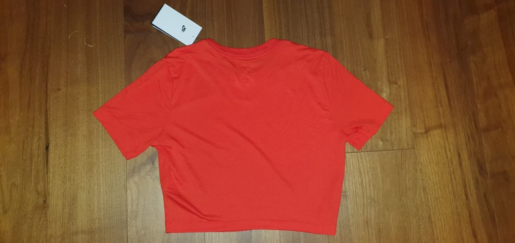 Nike T-shirt: Top Nike  - M - Neuf – Nuovo e nell'imballaggio originale da St-Sulpice VD venduto da juhdu 1