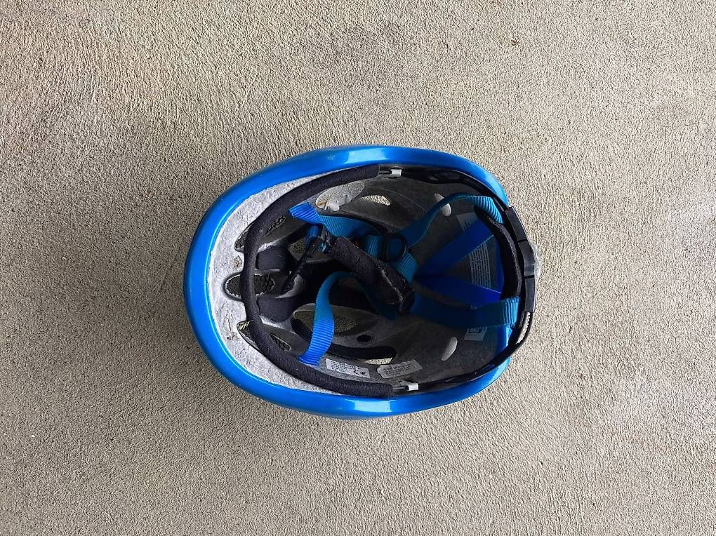 Caschi: Casque de vélo enfant – Usato da Les Breuleux venduto da Yfridolin 3