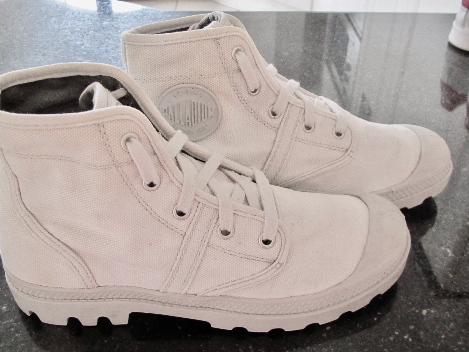 Scarpe da donna: BOTTINES PALLADIUM – Usato da Murten venduto da Selliot