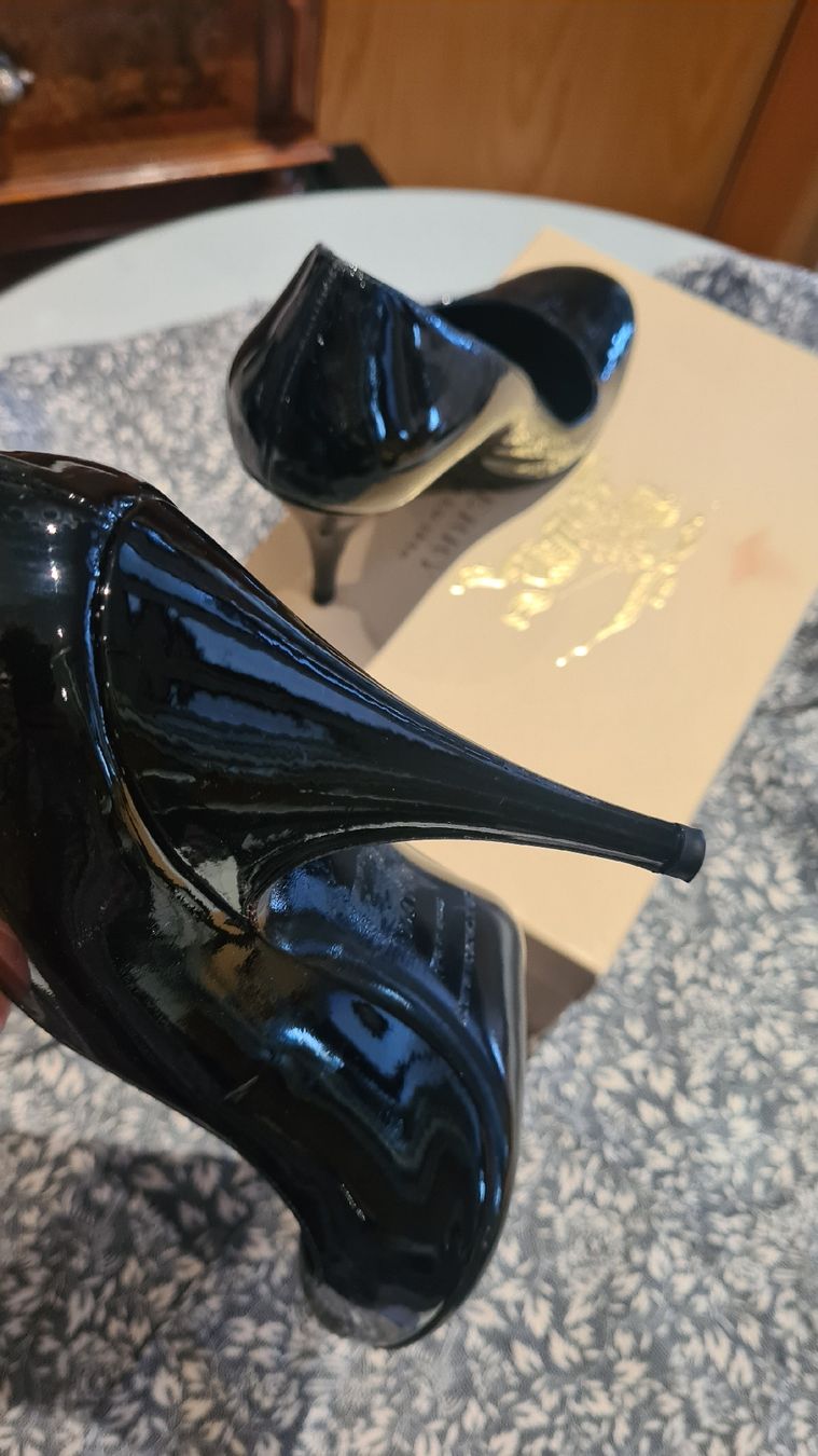 Burberry Scarpe da donna: Burberry Lack Pumps, Schwarz, Gr. 40, Elegant – Usato da Dussnang venduto da Mak13 4