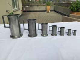 Alte französische Apotheken-Messbecher (Mensuren) aus Zinn
