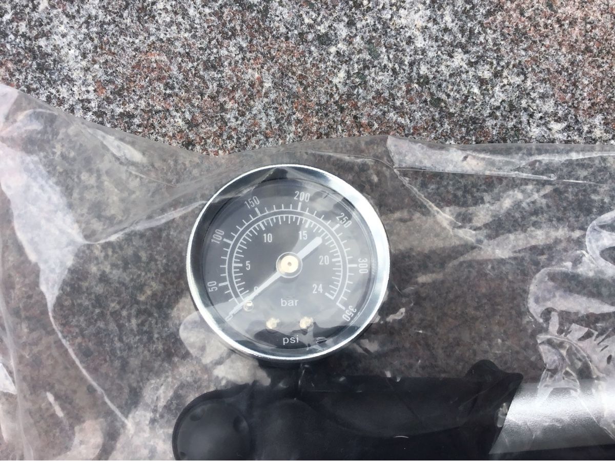 Pompes: Dämpferpumpe neu – Neuf avec emballage d'origine à Giswil par Pingu109 1
