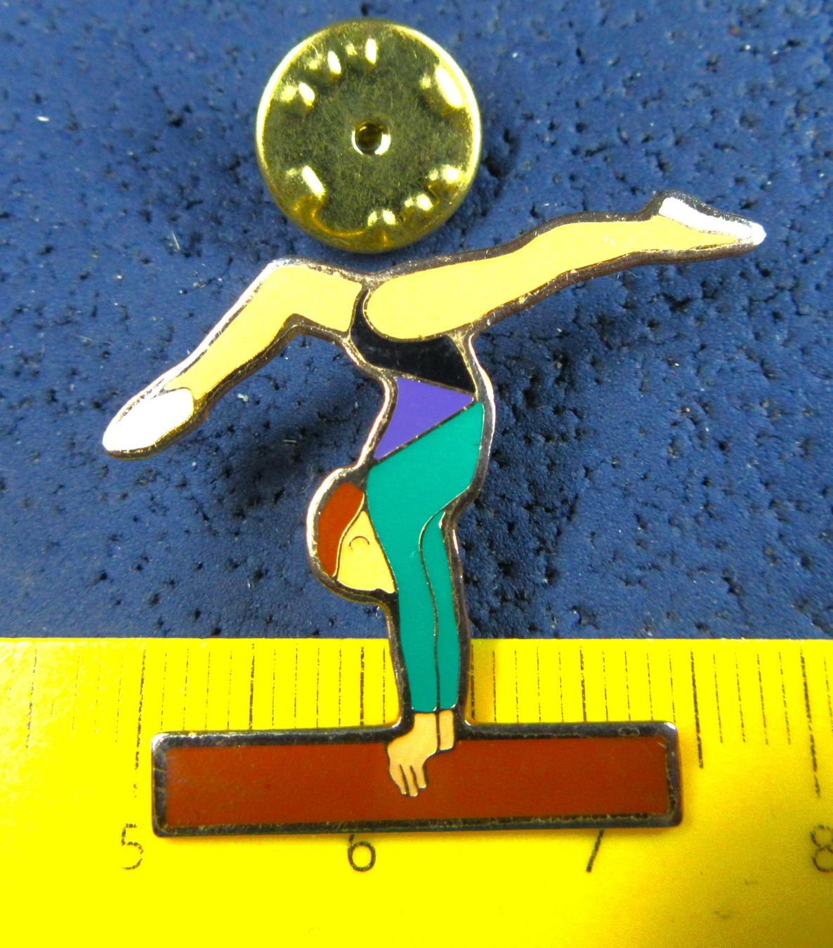 Swiss Placchette & Badge: TURNEN PIN – Usato da Ettingen venduto da Hausi4711