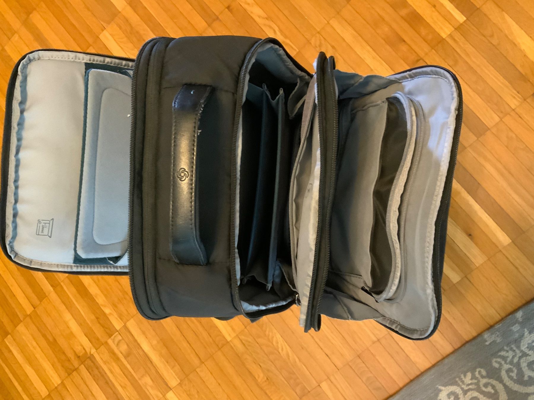 Samsonite Sacs à dos: Samsonite Rucksack Schwarz Laptopfach gebraucht – D'occasion à Kilchberg ZH par leon88888888 7