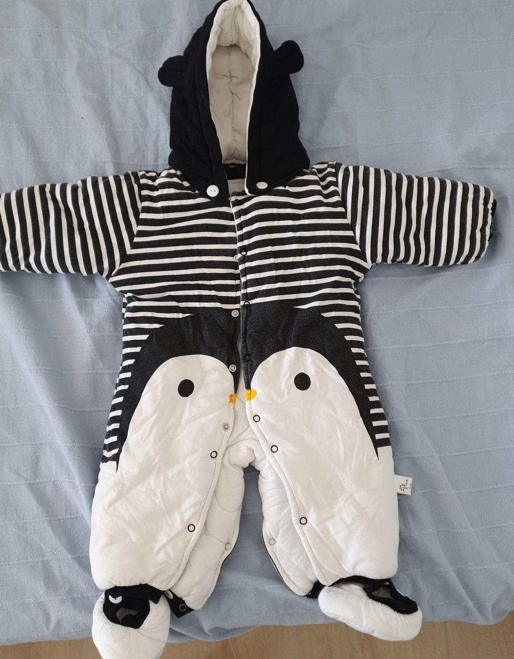 Lotti & Set di vestiti: Adorable combinaison bébé pingouin rayée - Taille 3-6mois – Usato da Neuchâtel venduto da viv_zf9x 1