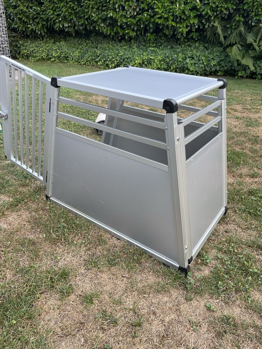 Swisspet Cages, transport & sécurité: Hunde Autobox von Siwsspet – D'occasion à Dorf par Leony22 6