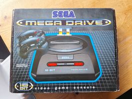 Sega Mega Drive II Konsole mit zwei Controllern OVP