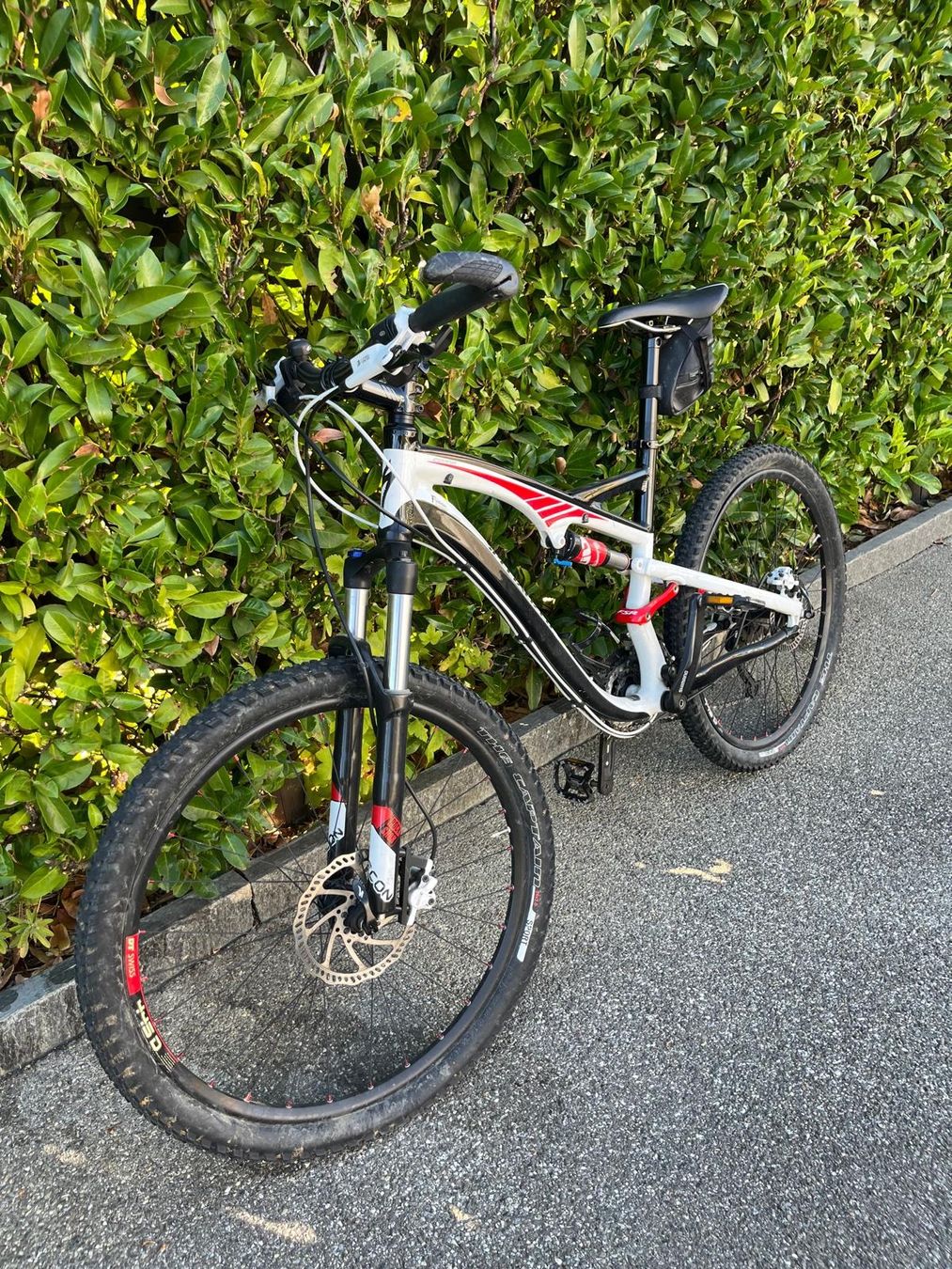 Specialized Vélos: Specialized Camber FSR Comp Damen/Jugend Fully M – D'occasion à Binningen par anita2000 1