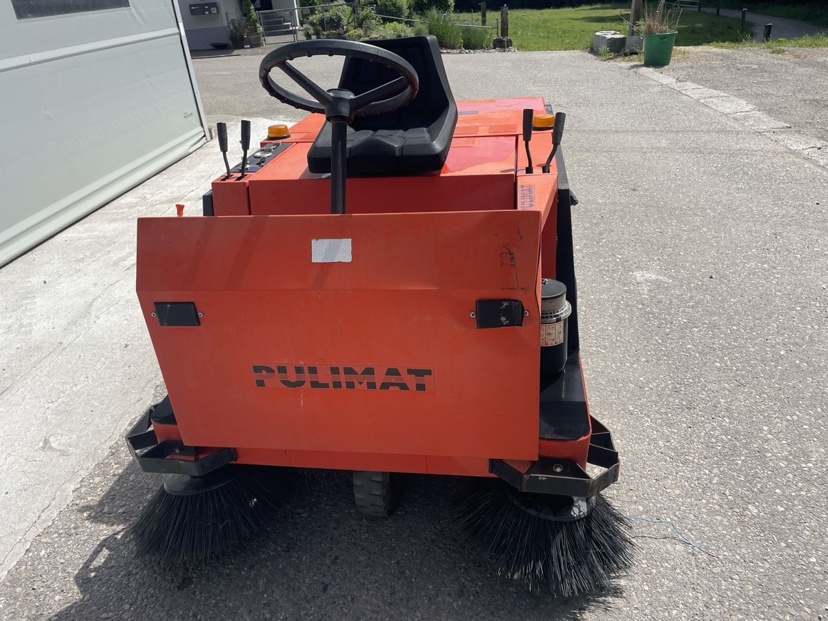 Toutes les machines: Putzmaschine Kehrmaschine – D'occasion à Altbüron par R6210 3