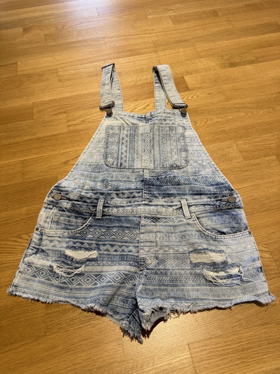 Zara Jumpsuits: ZARA Latzhose Gr. M – D'occasion à Schaffhausen par GLXTCH