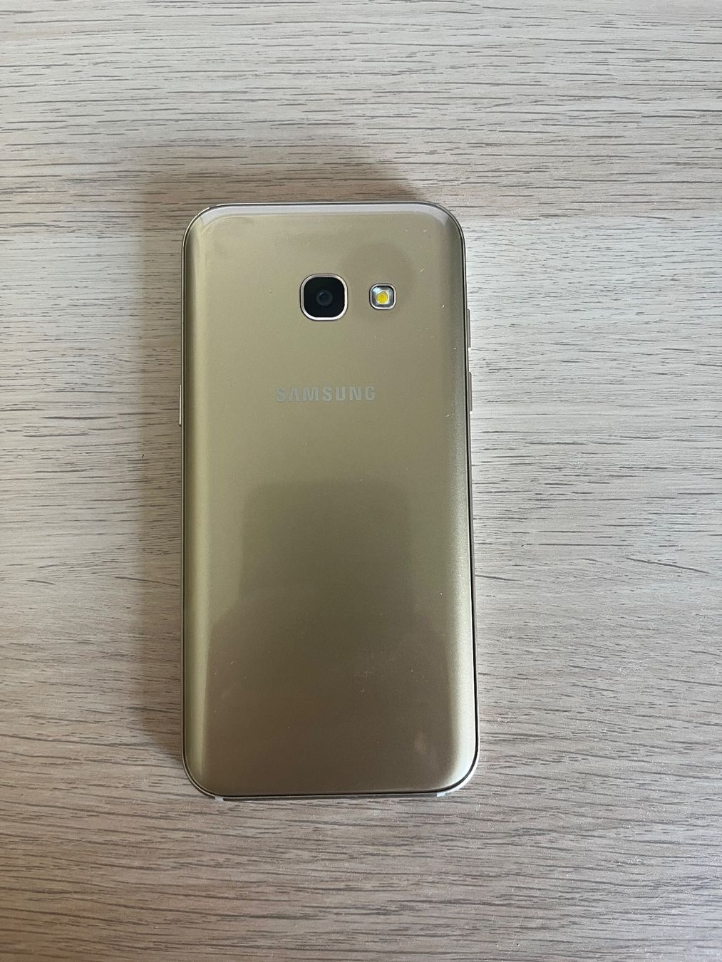 Samsung Portables: Samsung Galaxy A3 – D'occasion à St.Gallen par BRT91 1